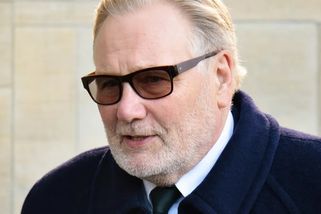 Jiří Štěpnička: Komunisté mu na 10 let zavřeli matku, on pak v roli Gottwalda oslavoval režim - Médium.cz